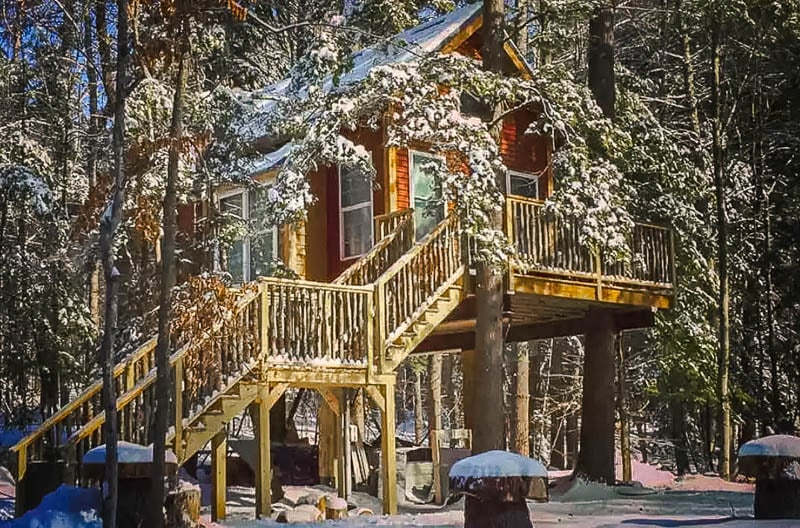One of the best cheap treehouse rentals in New England