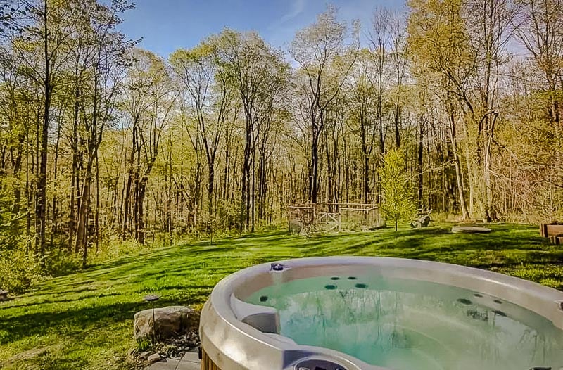 Nothing beats sitting in a hot tub with beautiful nature views. 
