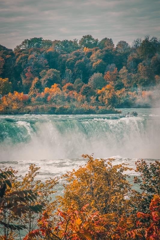 Fall in Niagara Falls is a breathtaking sight. This is among the coolest fun facts about Niagara Falls