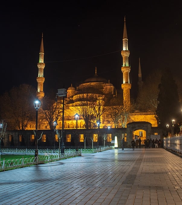 The Blue Mosque is a spectacular sight to see at night