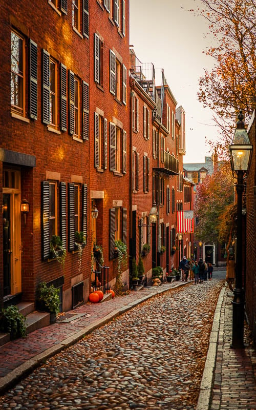 When taking a photo of Acorn Street in Boston, you don't want to miss out on the little detail of the lamppost on the right side.