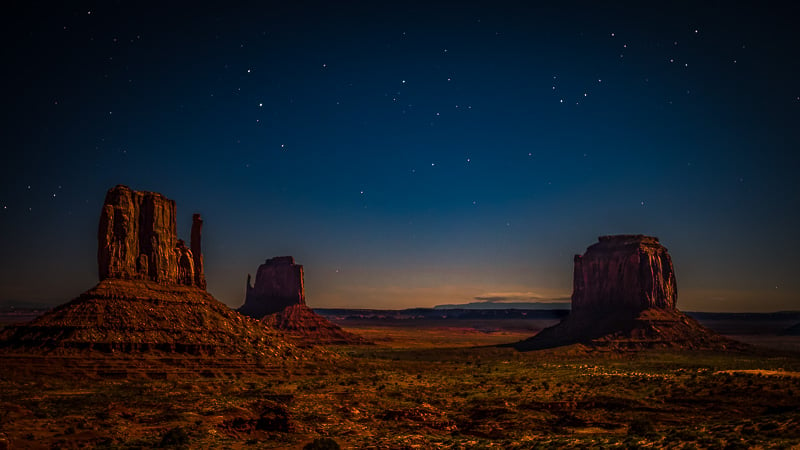 Stargazing in Monument Valley