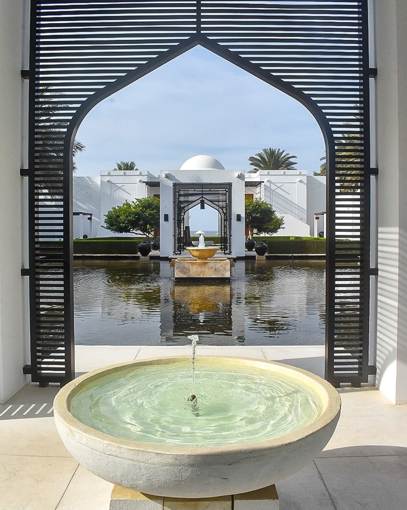Travel guide tip #1 in Oman: stay at a luxurious hotel along the ocean.
