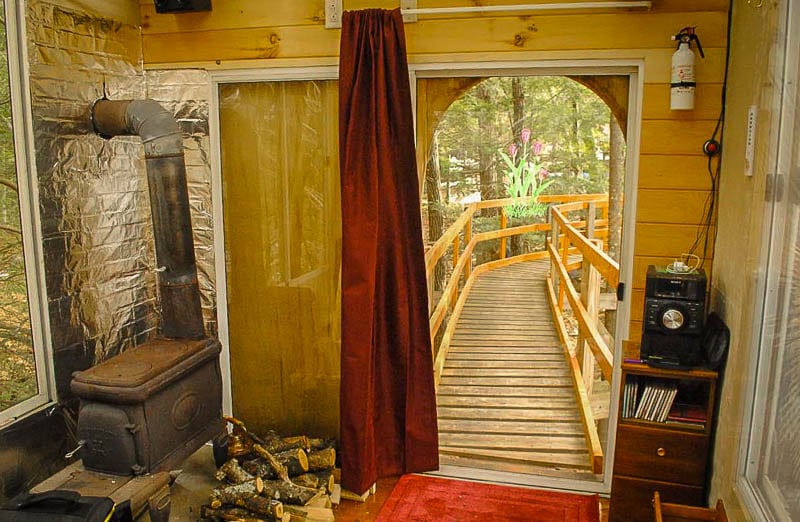 This treehouse is among the best New England rental properties